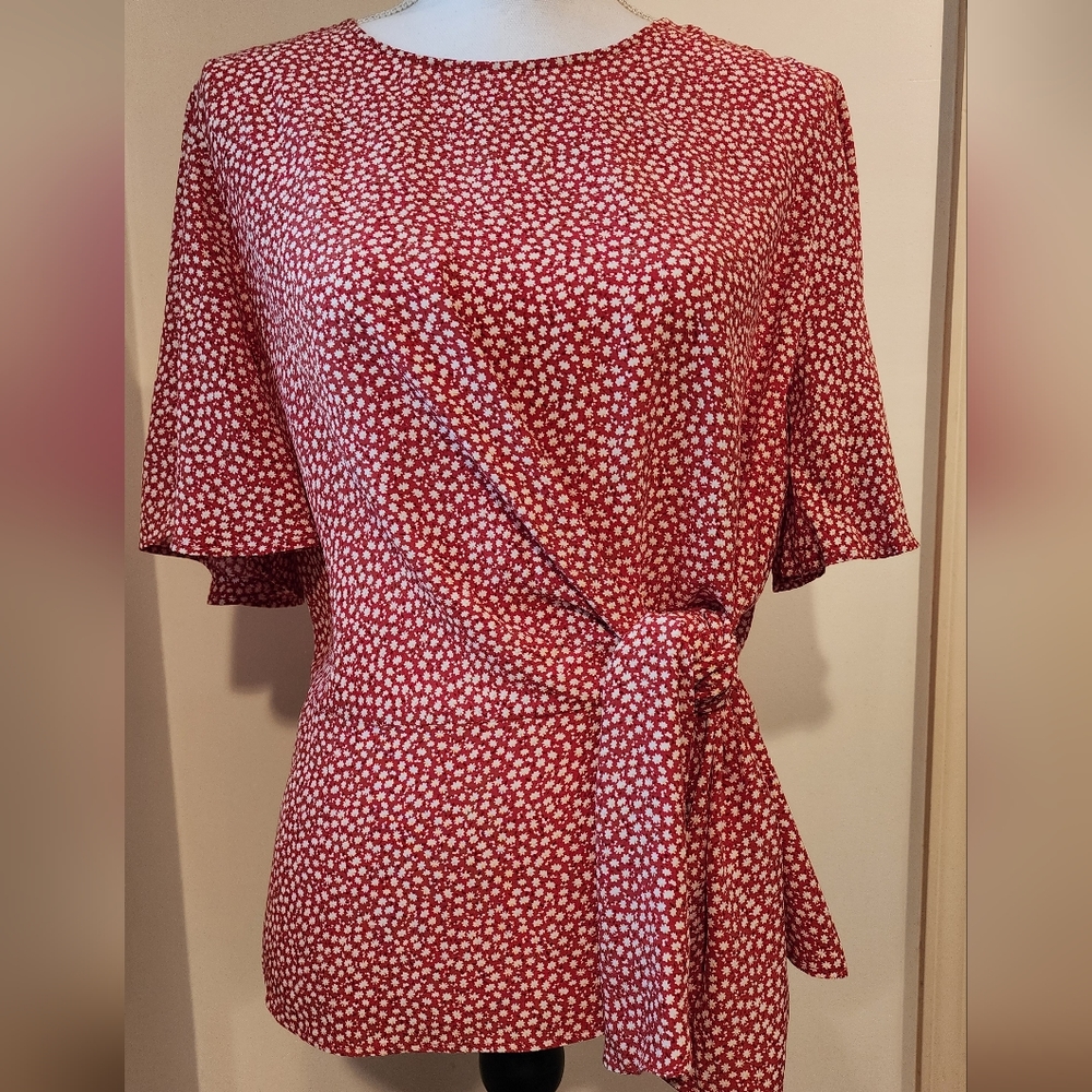 H&M Red Floral Short Sleeve Blouse